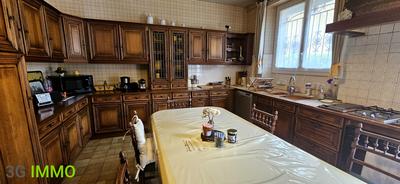 Maison - 304 m² - 10 pièces