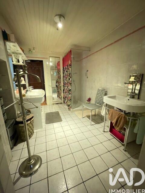 Maison - 210 m² - 7 pièces