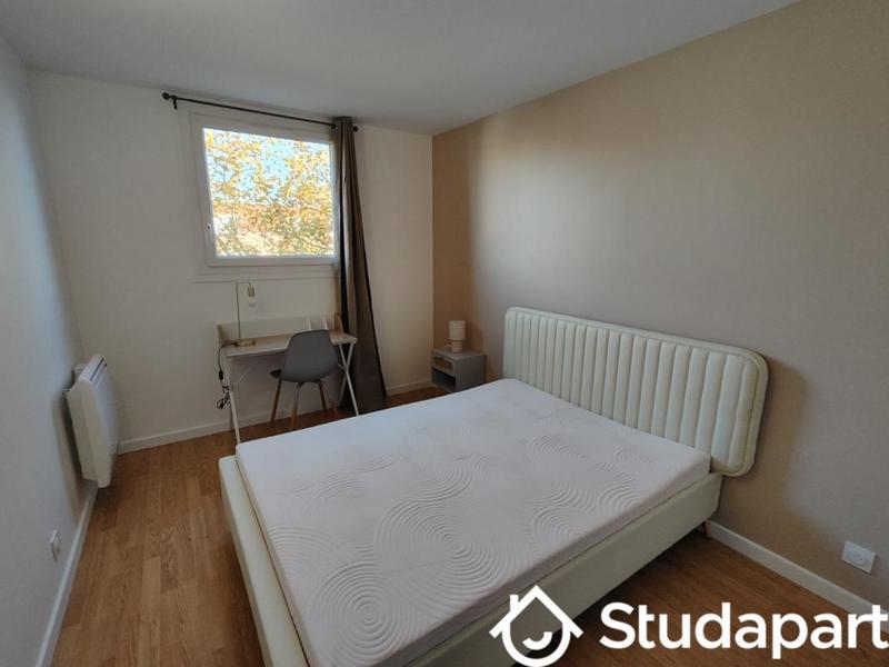 Chambre - 13 m² - 1 pièce