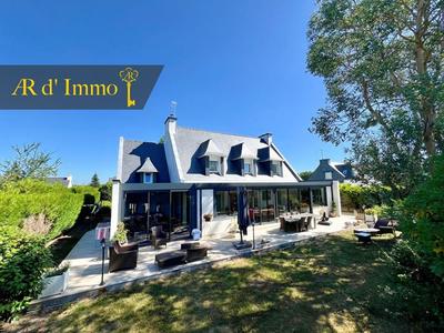 Propriété - 230 m² - 10 pièces