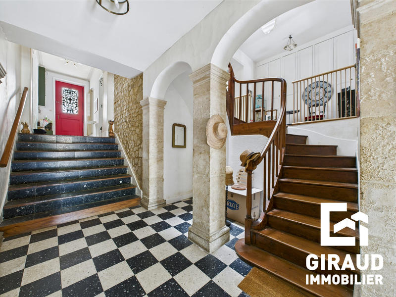 Maison ancienne - 305 m² - 6 pièces