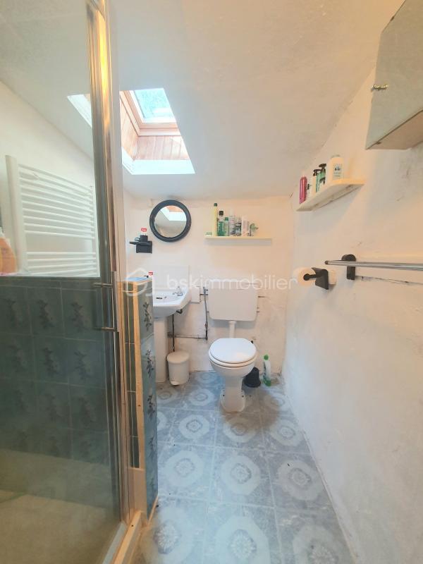 Maison en pierre - 243 m² - 6 pièces