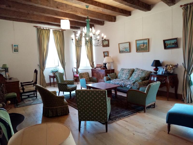 Maison traditionnelle - 322 m² - 9 pièces