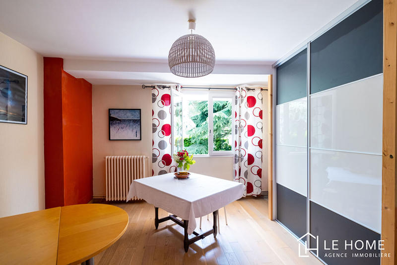 Maison - 195 m² - 8 pièces