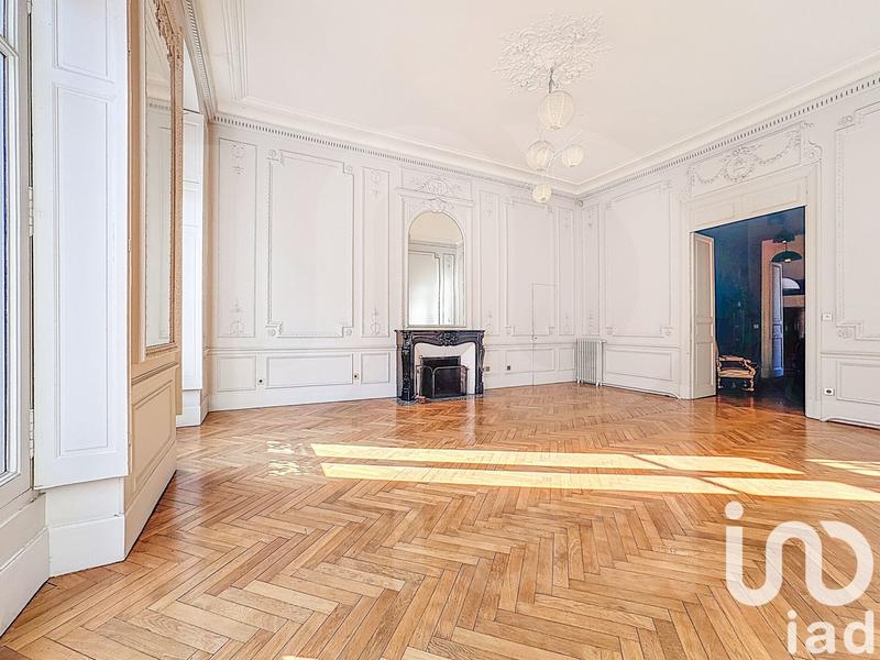 Appartement - 226 m² - 6 pièces