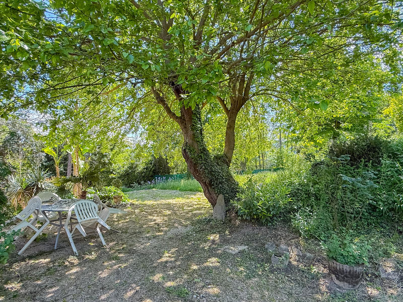 Propriété - 210 m² - 6 pièces