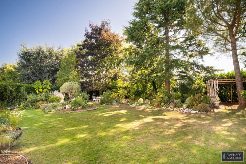 Maison contemporaine - 220 m² - 6 pièces