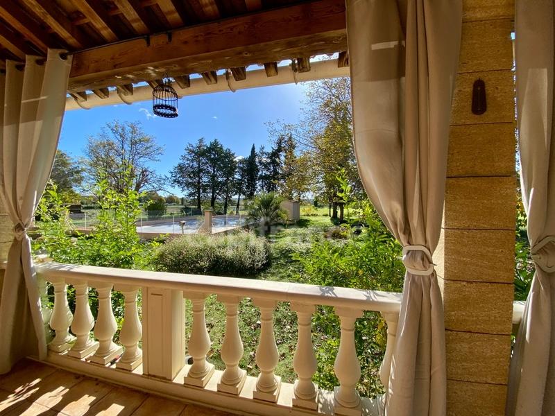 Propriété - 240 m² - 10 pièces