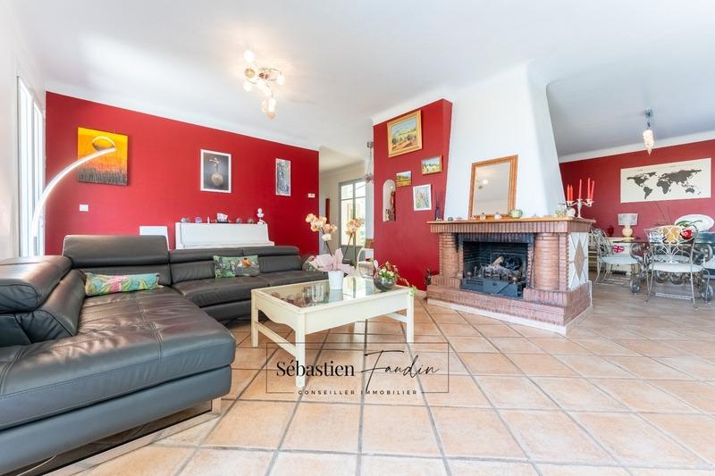 Maison - 210 m² - 8 pièces