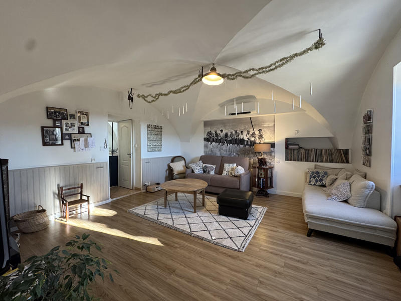 Maison - 250 m² - 9 pièces