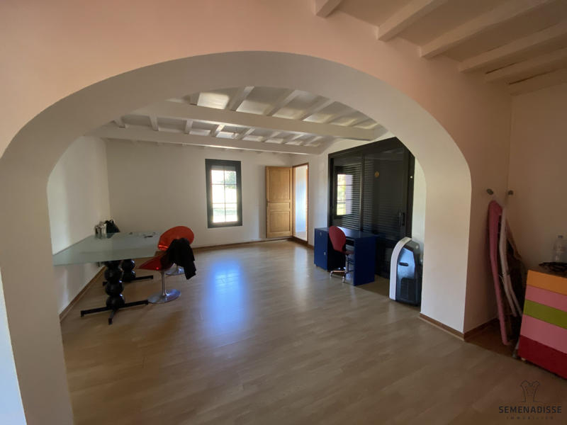 Maison traditionnelle - 327 m² - 5 pièces