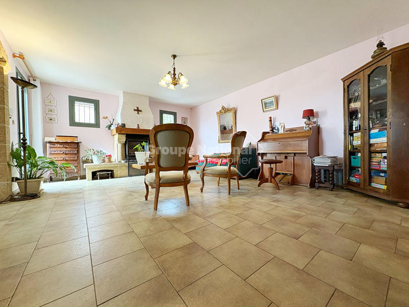 Maison - 143 m² - 6 pièces