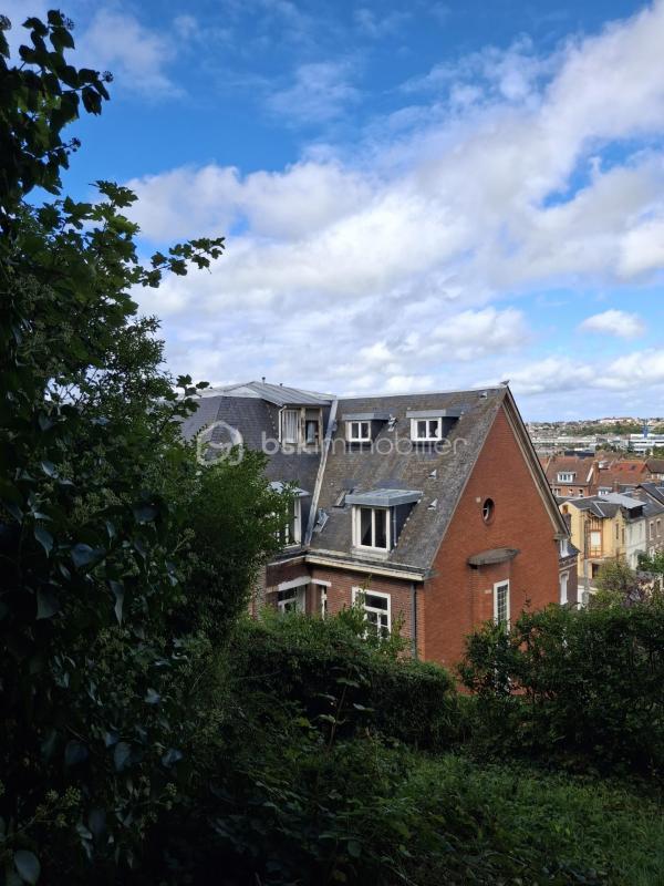 Loft - 65 m² - 3 pièces