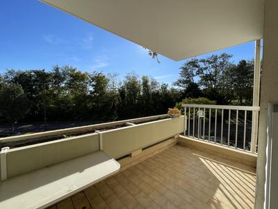 Appartement - 90 m² - 4 pièces