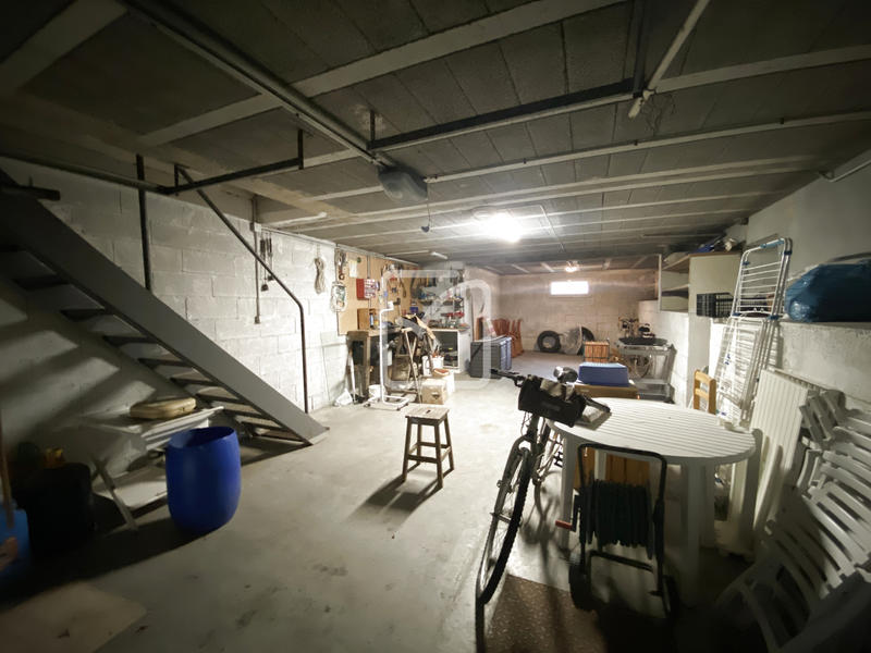 Maison - 168 m² - 9 pièces