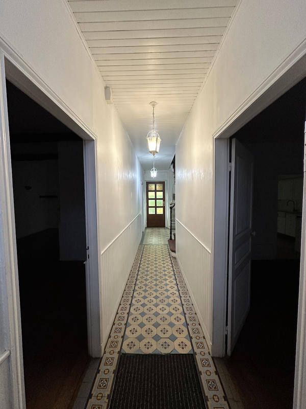 Maison - 240 m² - 12 pièces