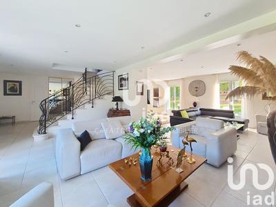 Maison - 280 m² - 7 pièces