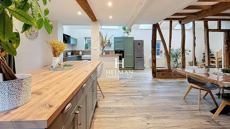 Maison - 207 m² - 7 pièces