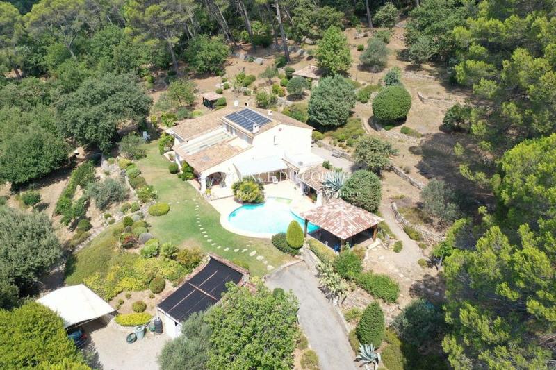 Maison - 200 m² - 4 pièces