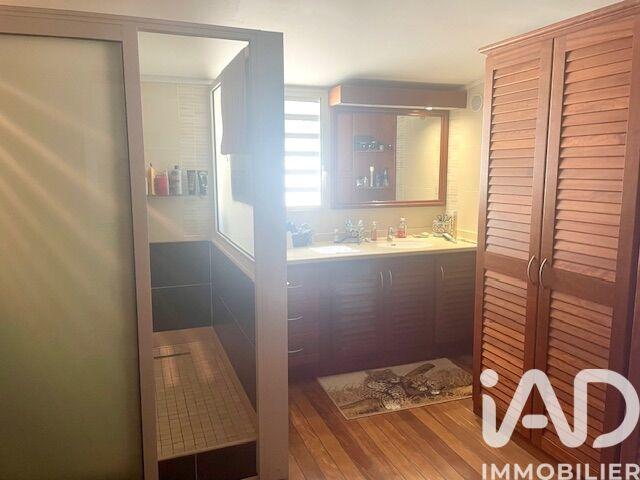 Maison - 200 m² - 9 pièces