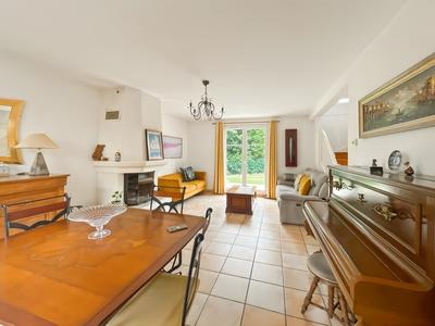 Maison - 111 m² - 4 pièces