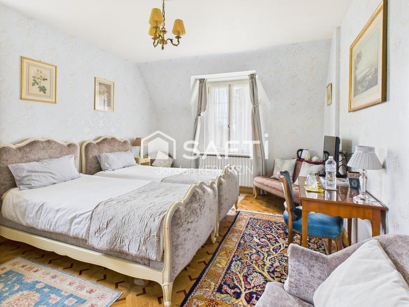 Maison - 380 m² - 13 pièces