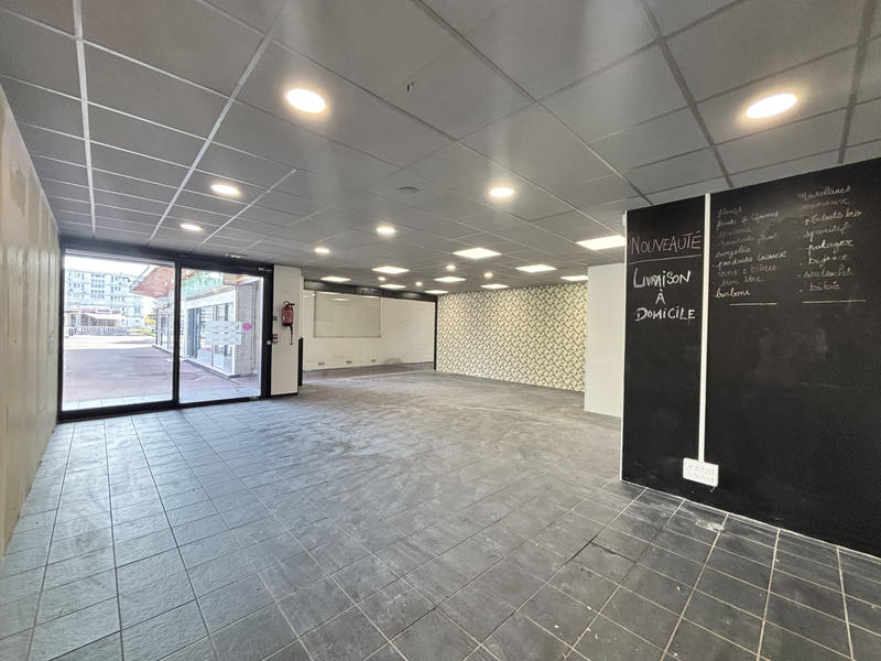 Local commercial - 180 m²