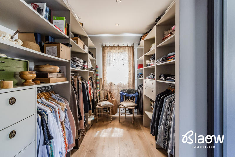 Maison contemporaine - 253 m² - 7 pièces