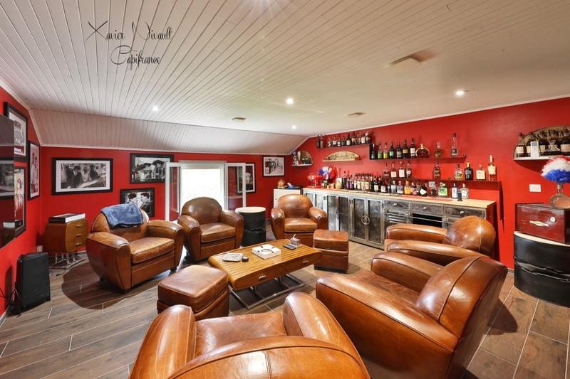 Maison - 291 m² - 10 pièces