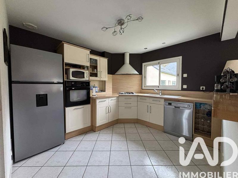 Maison - 99 m² - 5 pièces