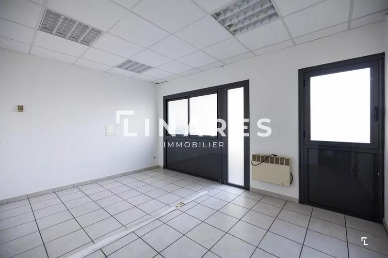 Magasins - 103 m² - 6 pièces