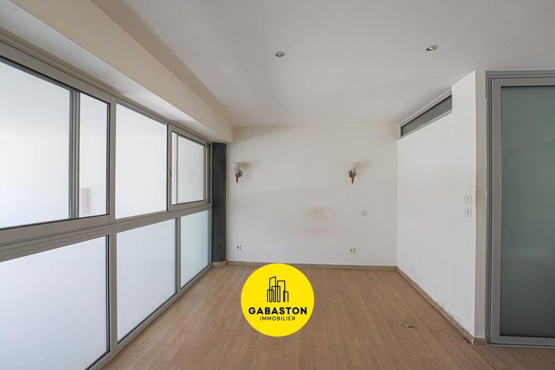 Appartement - 97 m² - 2 pièces