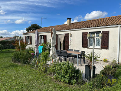Maison - 99 m² - 5 pièces