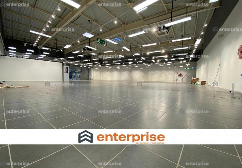 Local commercial - 890 m²