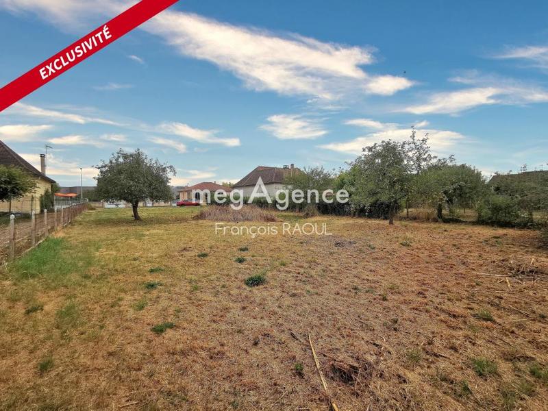 Terrain constructible - 1 073 m²