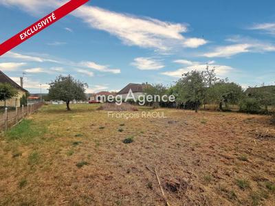 Terrain constructible - 1 073 m²