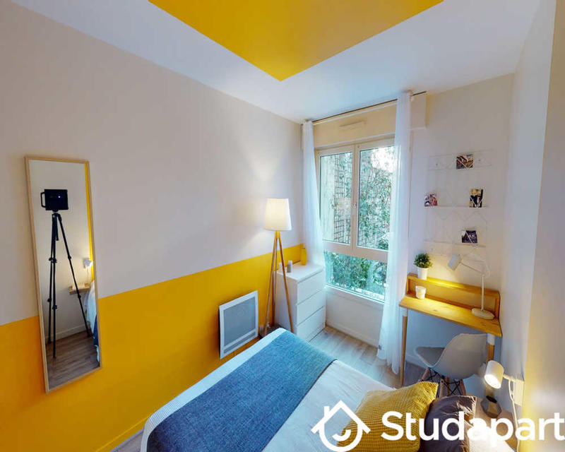 Chambre - 90 m² - 1 pièce