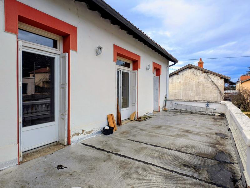 Maison - 180 m² - 8 pièces