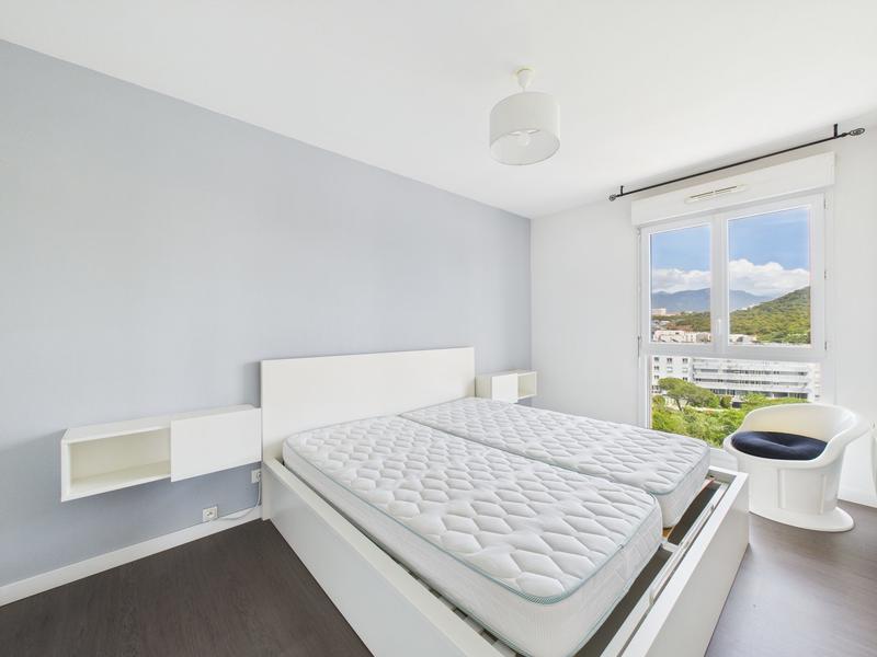 Appartement - 85 m² - 4 pièces