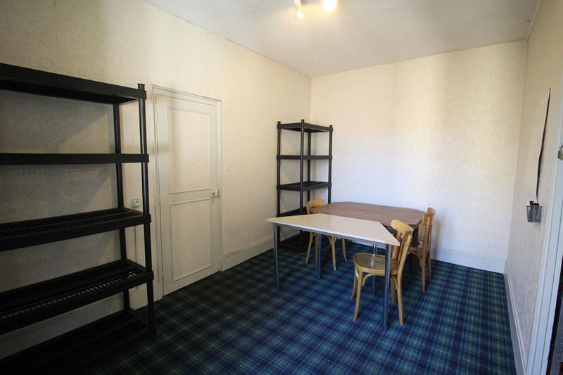 Local commercial - 217 m² - 7 pièces