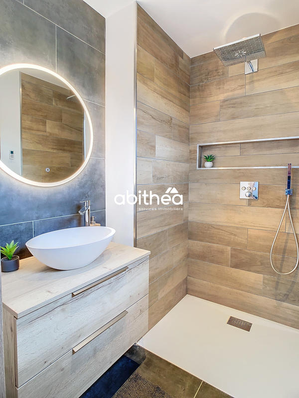 Maison - 137 m² - 6 pièces