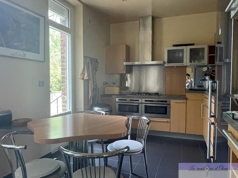 Maison - 258 m² - 9 pièces