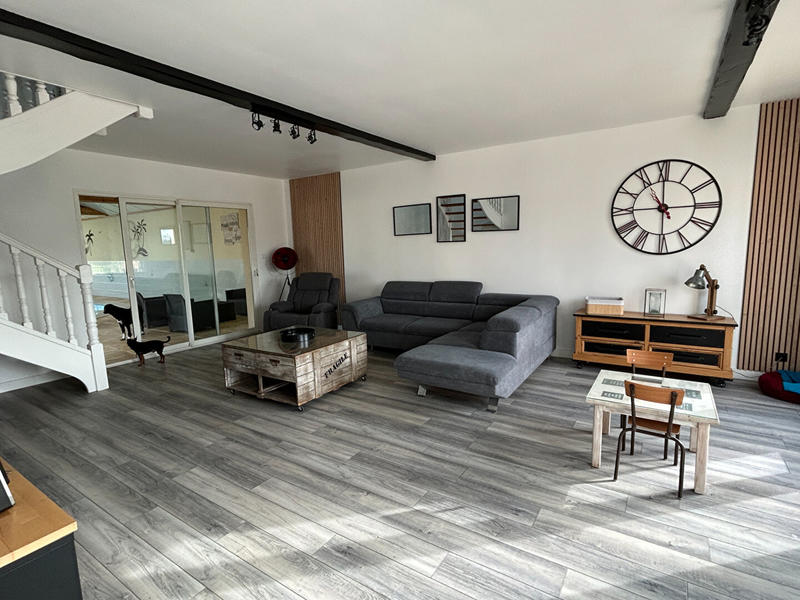 Maison - 234 m² - 7 pièces
