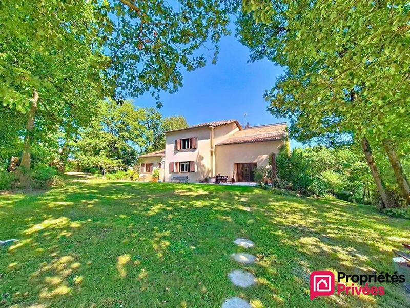 Villa - 272 m² - 6 pièces