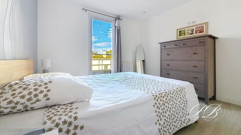 Appartement - 90 m² - 4 pièces