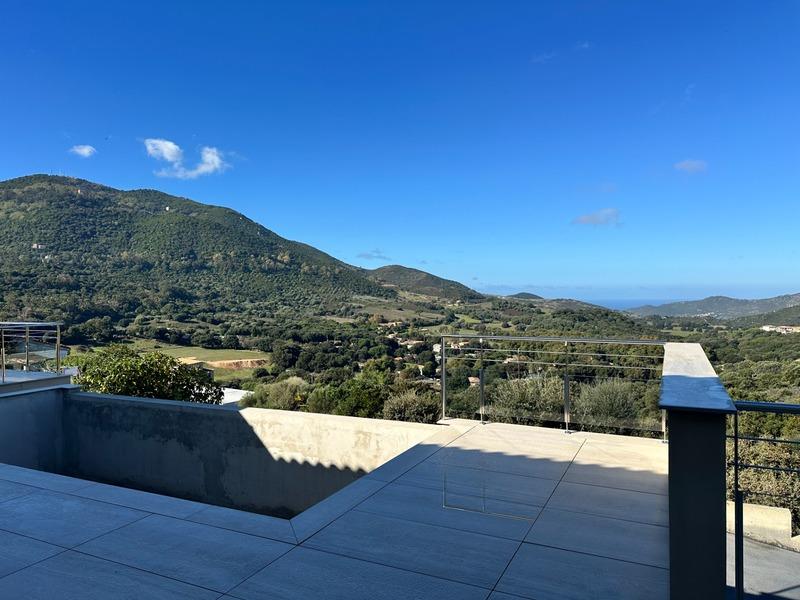 Villa - 137 m² - 4 pièces