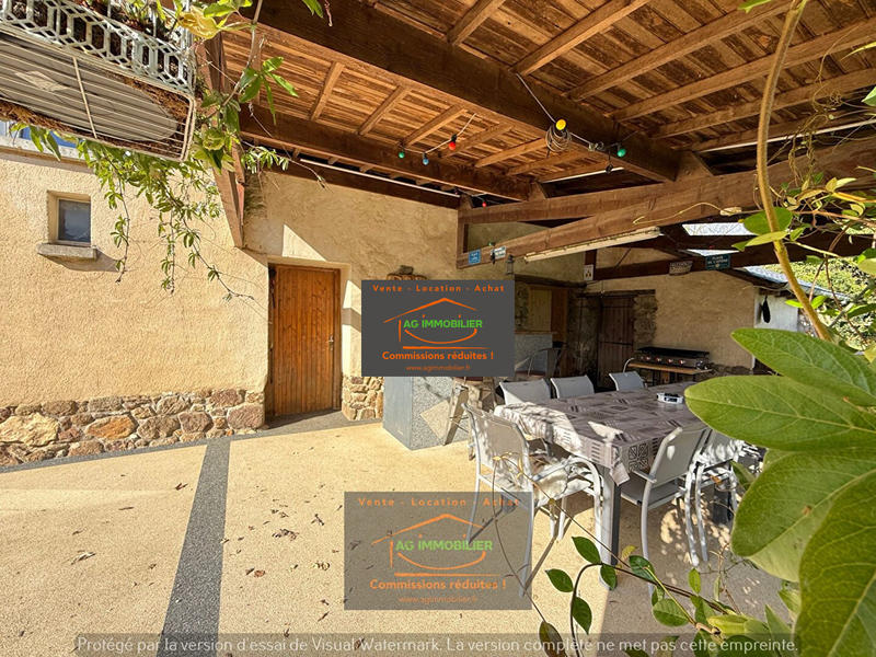 Maison - 180 m² - 7 pièces