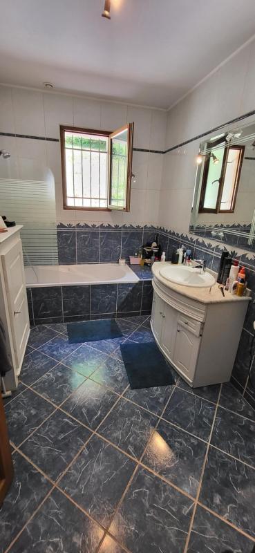 Maison - 236 m² - 7 pièces