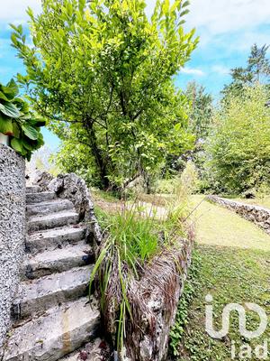 Maison - 220 m² - 6 pièces