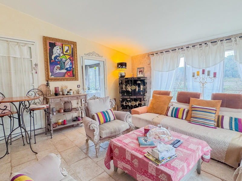 Maison - 272 m² - 9 pièces